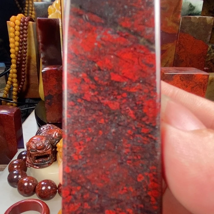 玉桂林鸡血红玉印