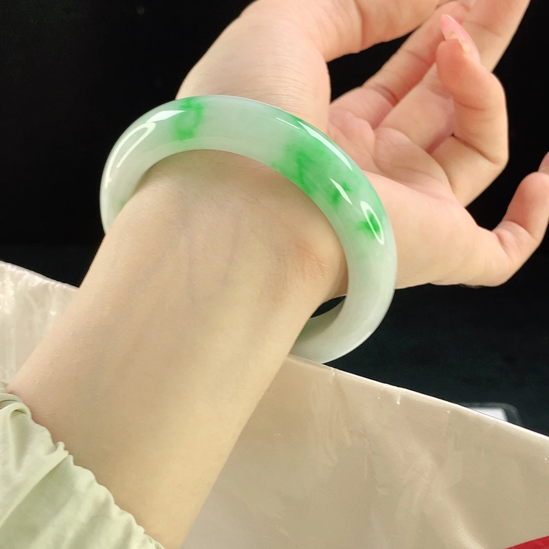 未镶嵌手镯翡翠818