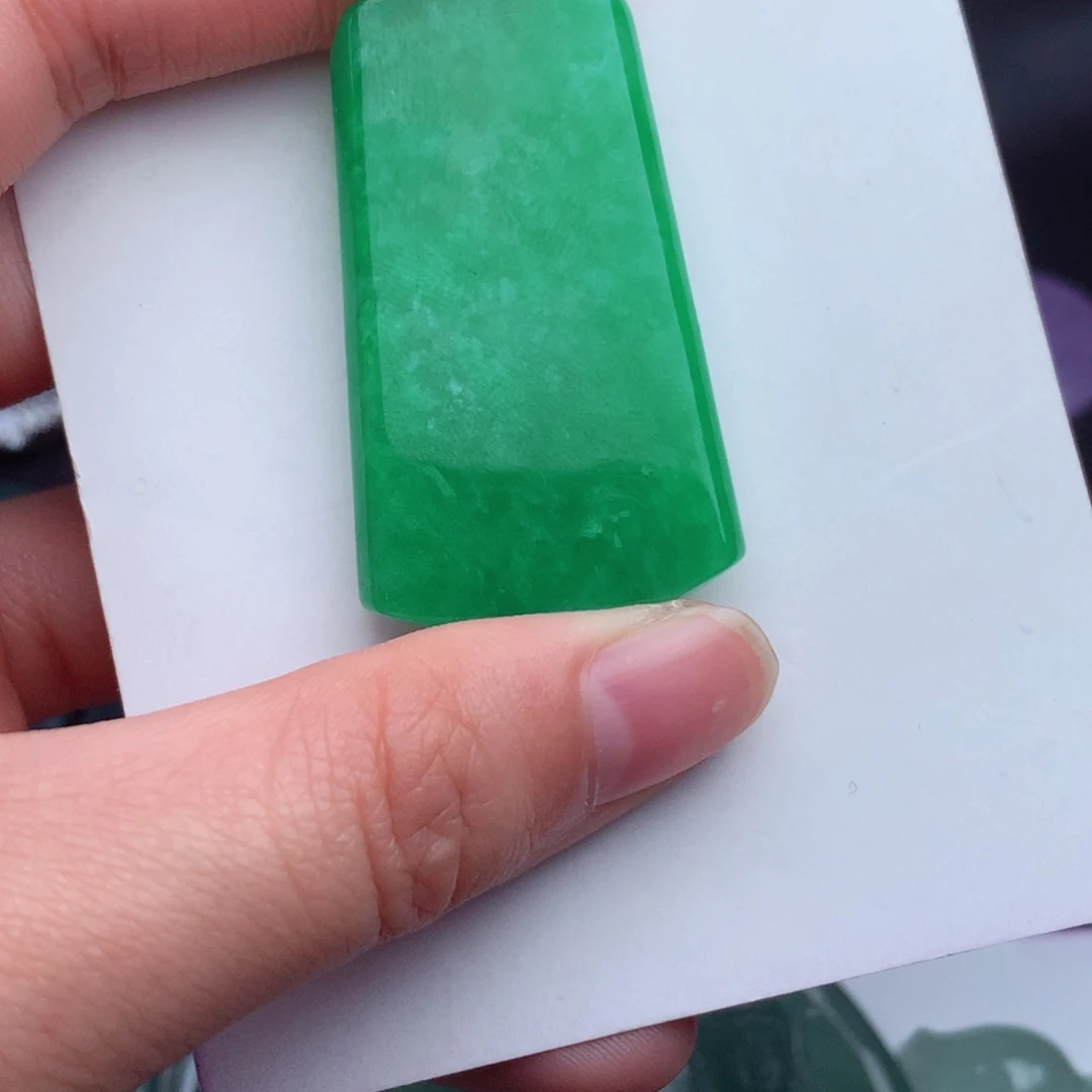 天然的缅料a货吊坠挂件