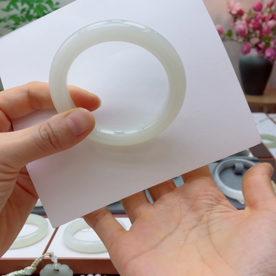 @***凉和田玉未镶嵌手镯59.2