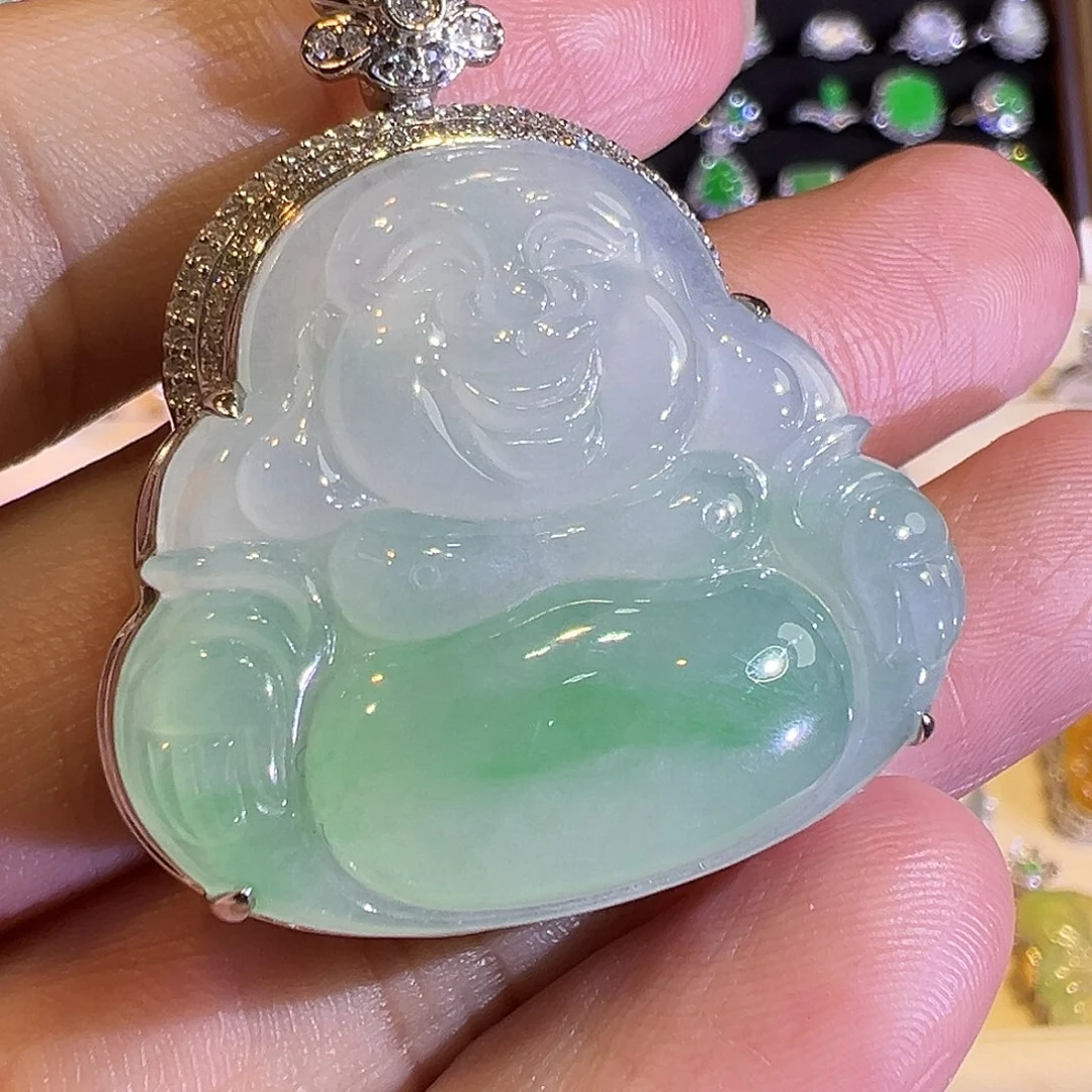 翡翠颈饰18K金镶嵌冰种佛公飘绿