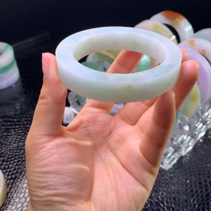 定制翡翠未镶嵌手镯