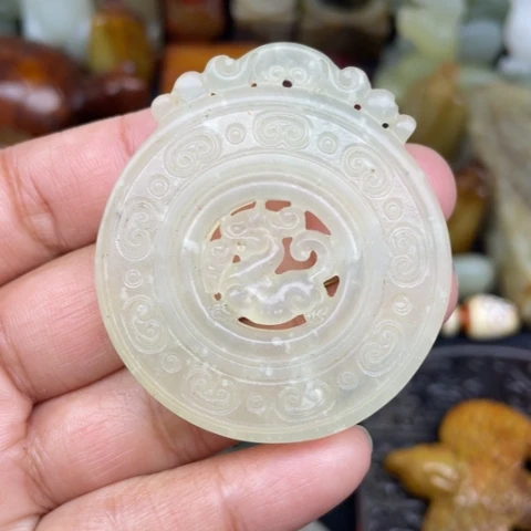 蛇纹石玉未镶嵌颈饰5