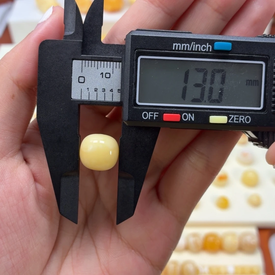 琥珀未镶嵌裸石焦皮奶酪老型13mm