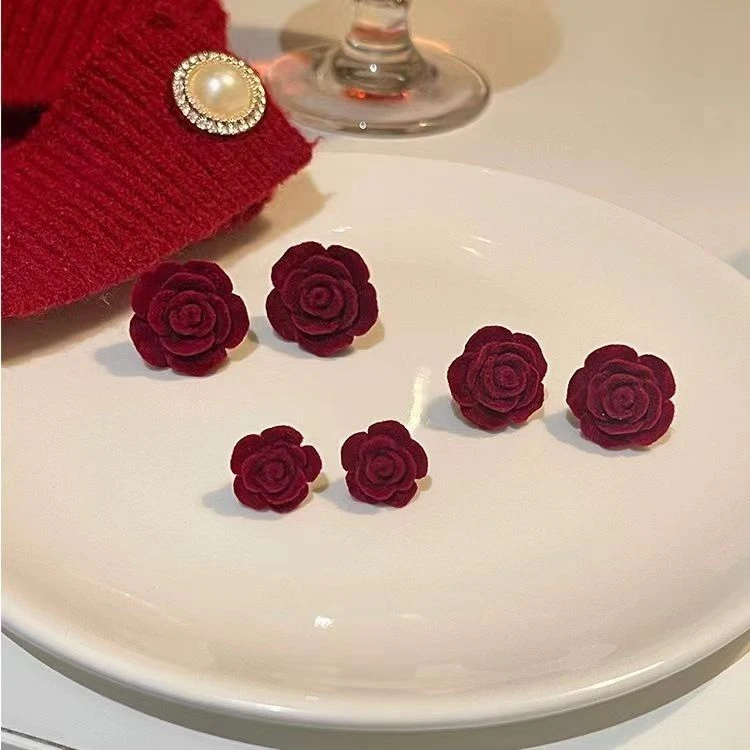 合金亚克力耳饰 酒红色丝绒玫瑰花显白温柔气质复古山茶花耳钉