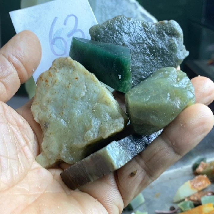 蛇纹石玉珠宝岫玉原石未镶嵌大**河