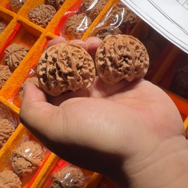 文玩核桃把件1012号全品44mm苹果园