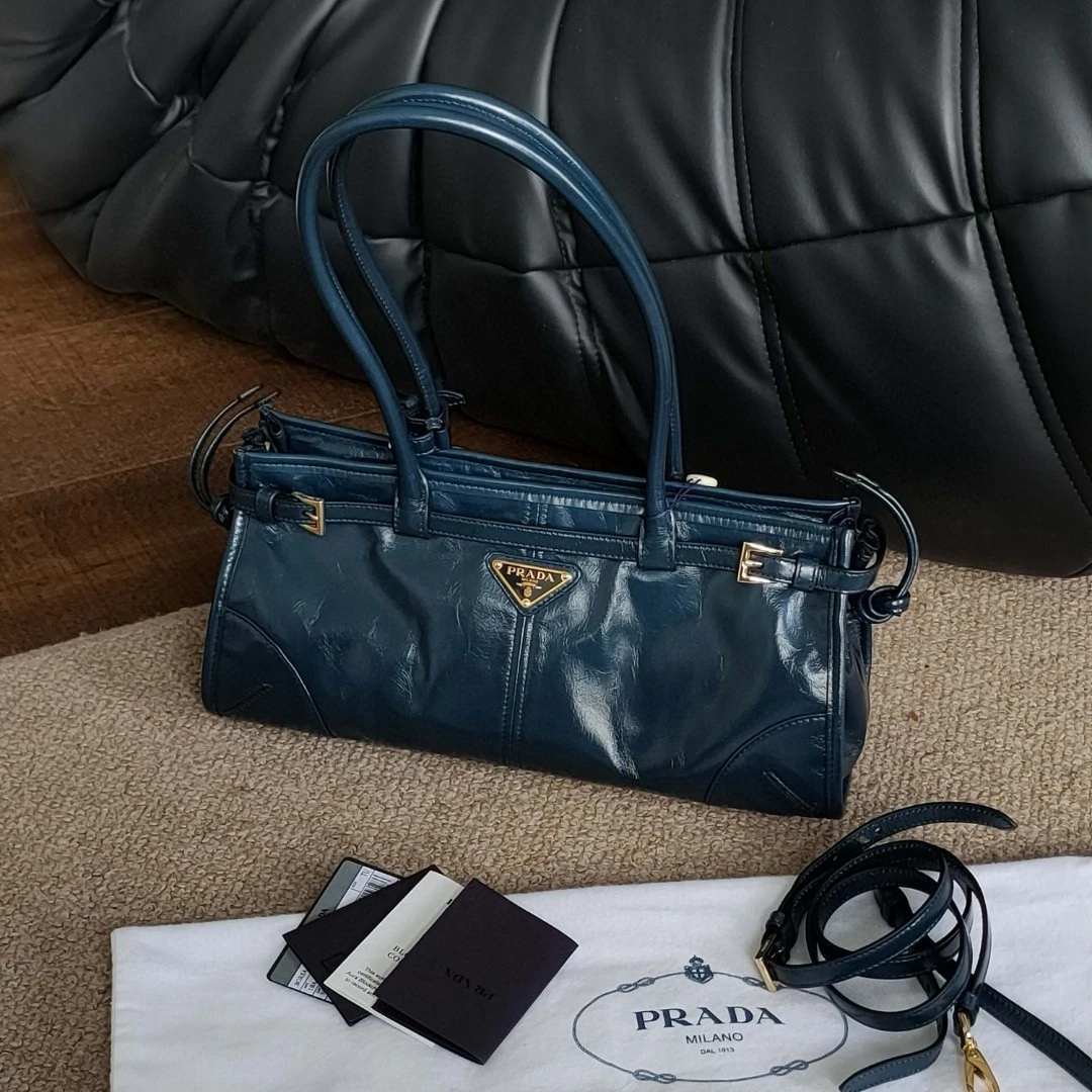 99新 Prada/普拉达 丹宁色油蜡皮soft lux中号手提单肩包 38675