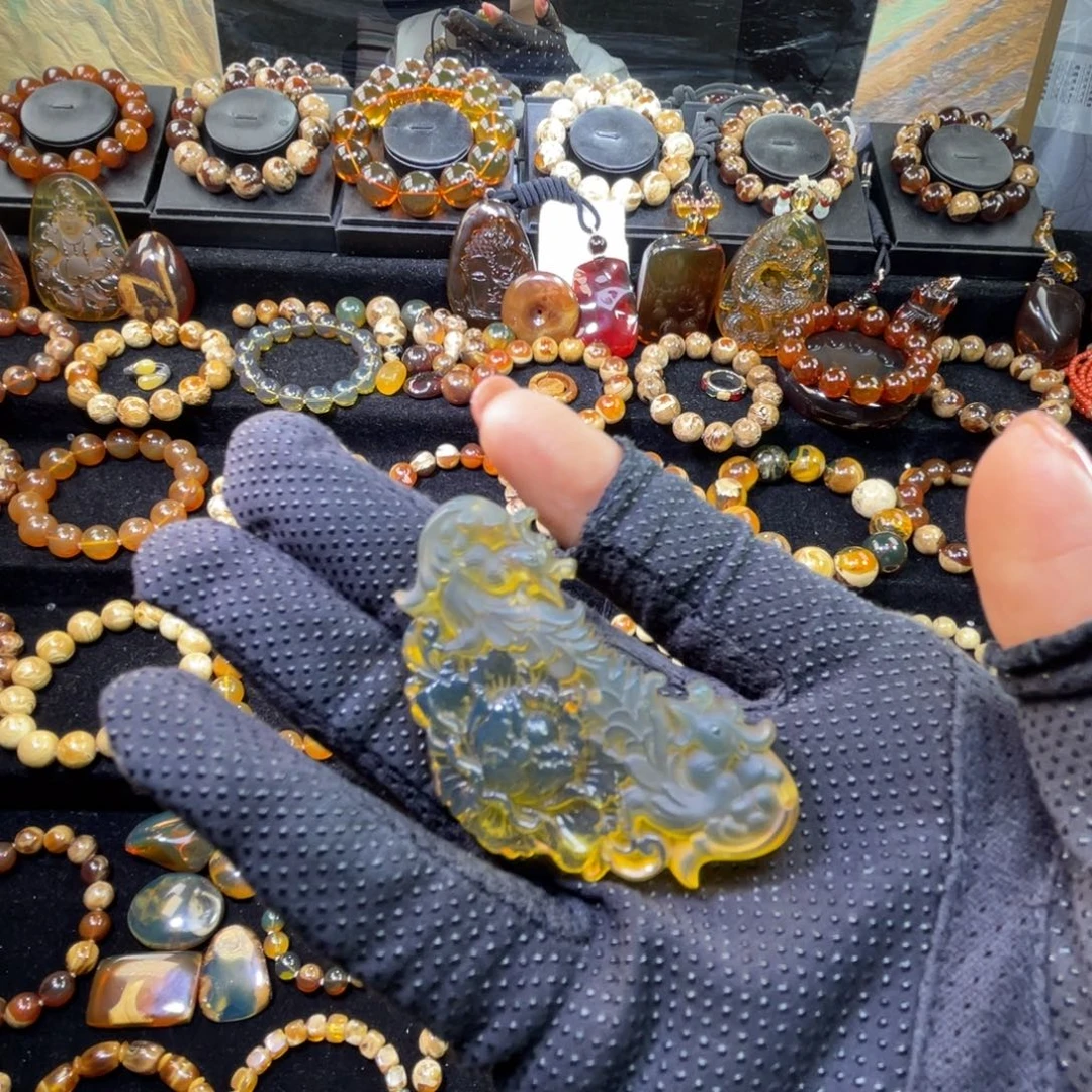 琥珀未镶嵌手串凤戏牡丹