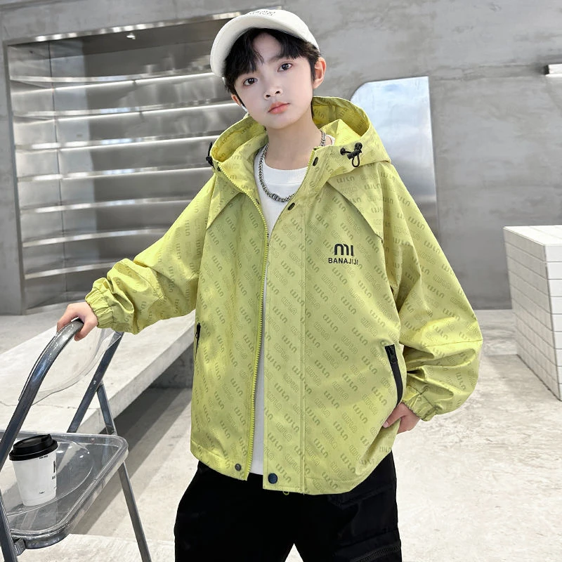 男童外套春秋款2025新款春季冲锋衣中大儿童男孩春装酷帅气时髦潮
