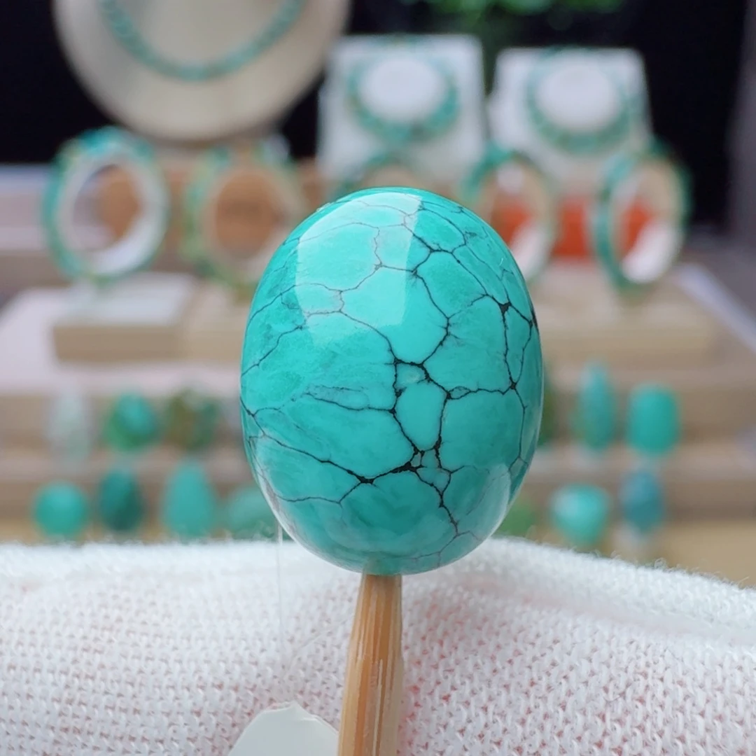 未镶嵌绿松石颈饰