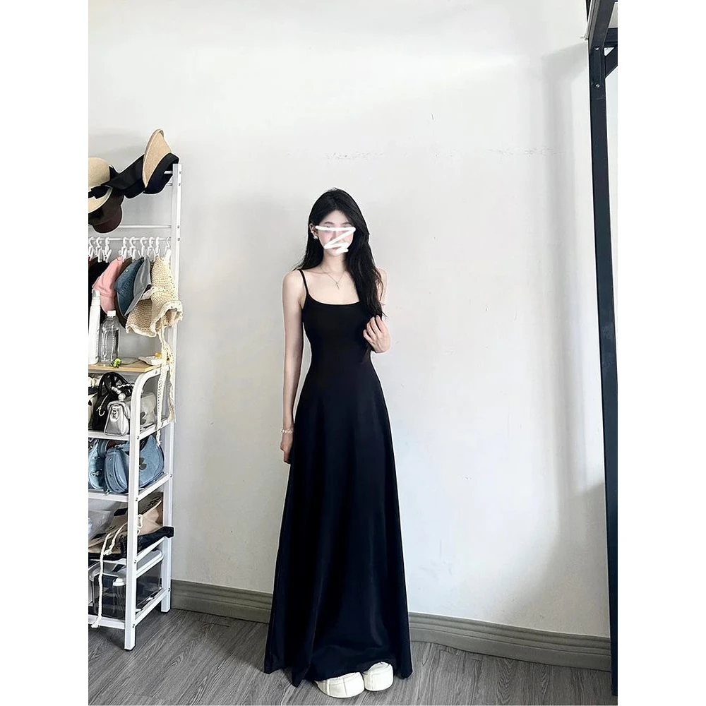 赫本风黑色吊带连衣裙子女装夏季2025新款气质高级感春季套装长裙