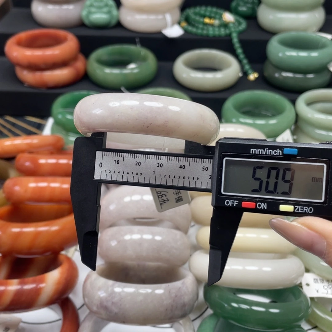 石英质玉（佘太翠）未镶嵌手镯