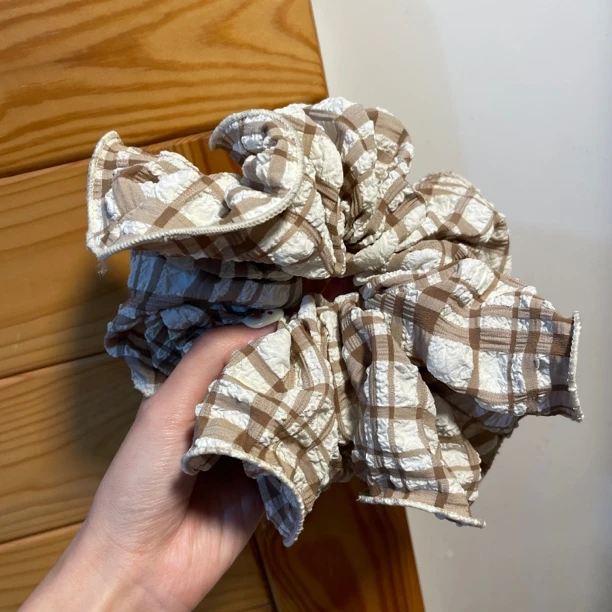 慵懒风咖色格子大肠圈