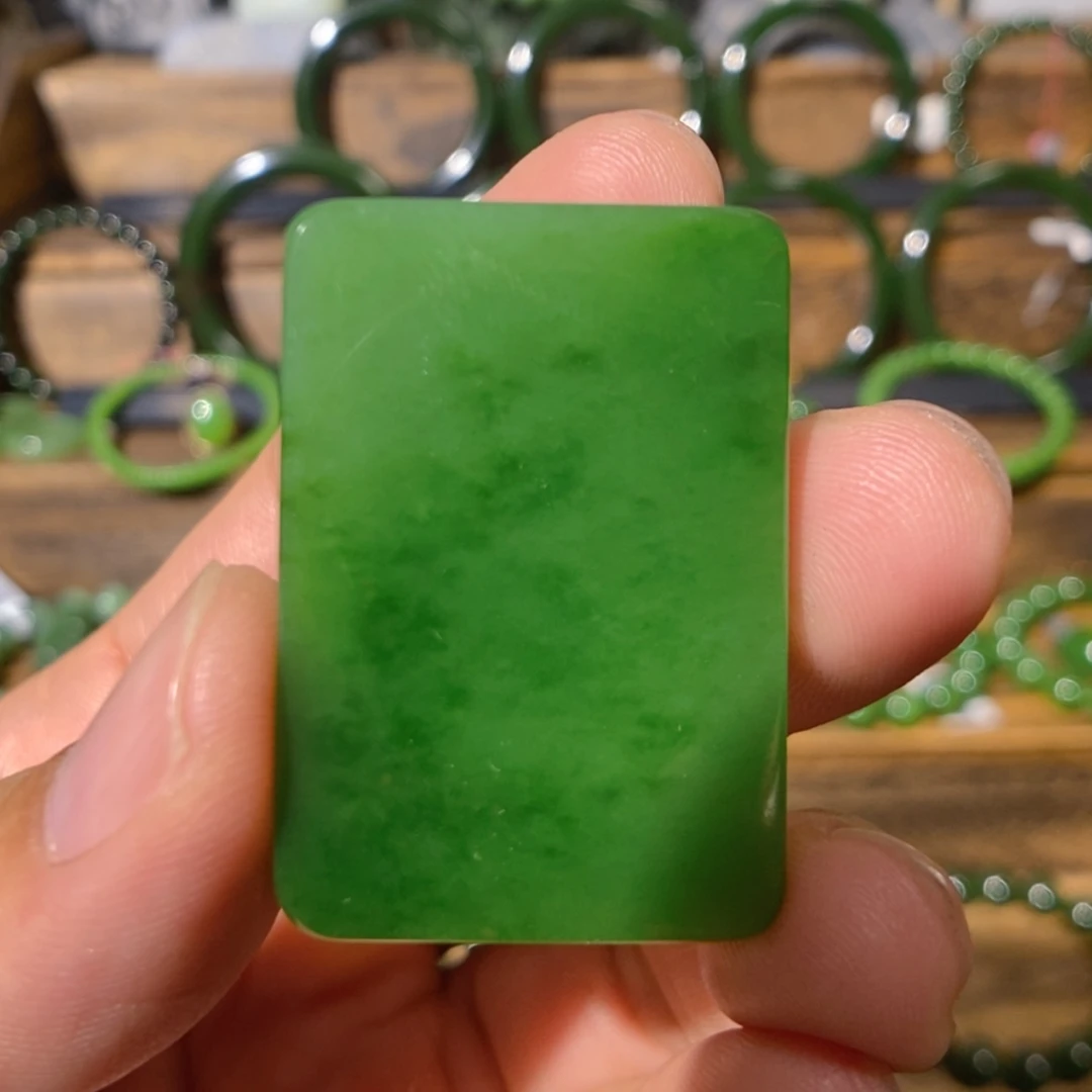 【闪购商品】吊坠(不含链)未镶嵌和田玉俄料白加绿无事牌