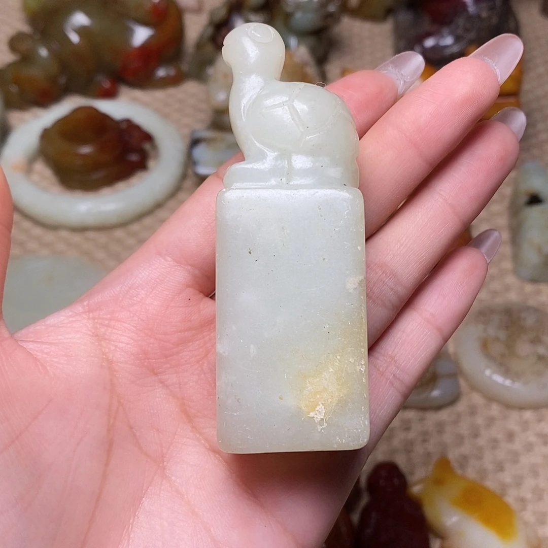 未镶嵌蛇纹石玉颈饰