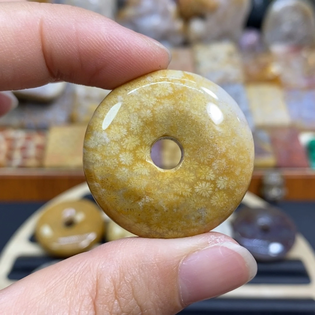 硅化玉未镶嵌颈饰K54