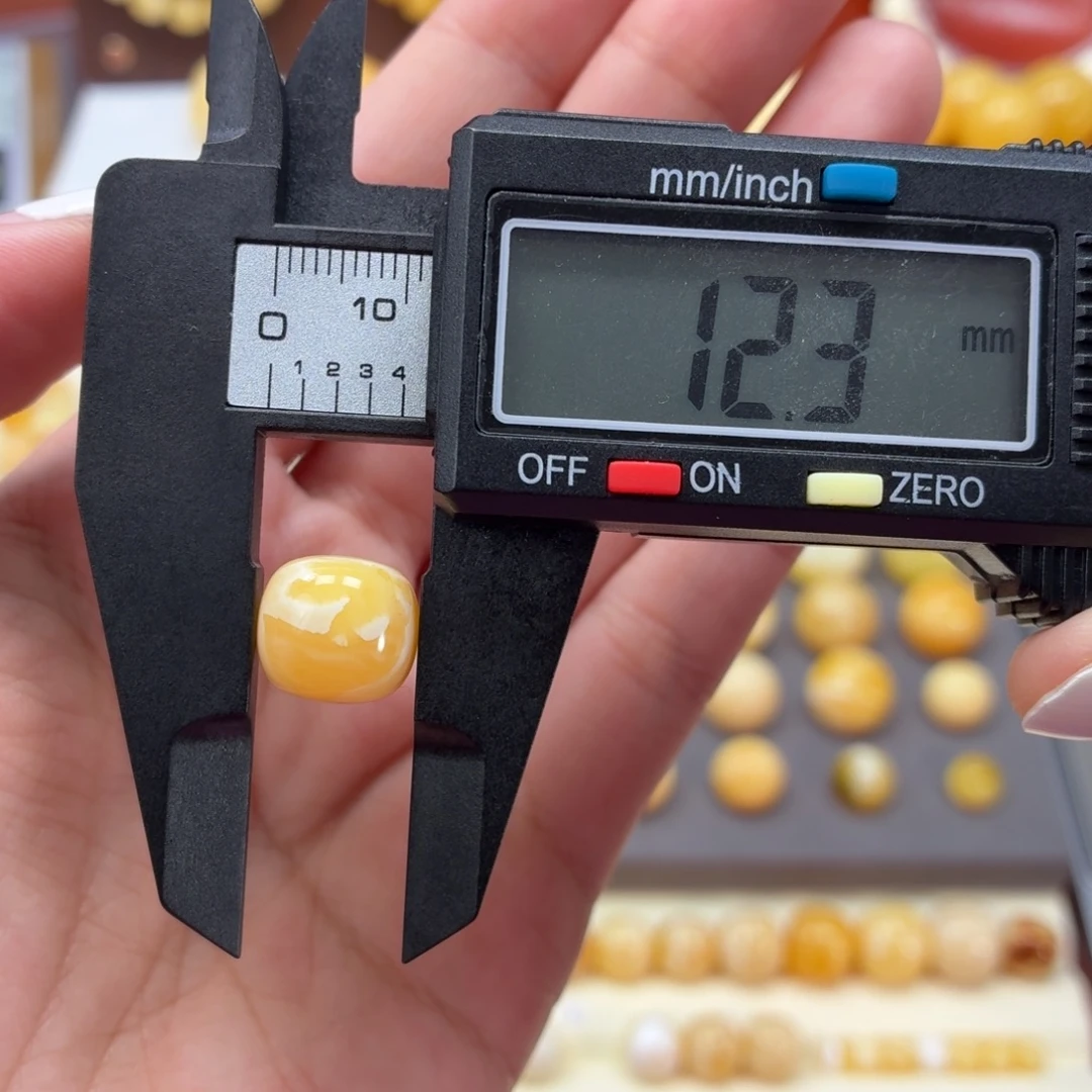 琥珀未镶嵌裸石焦皮老型12.3mm