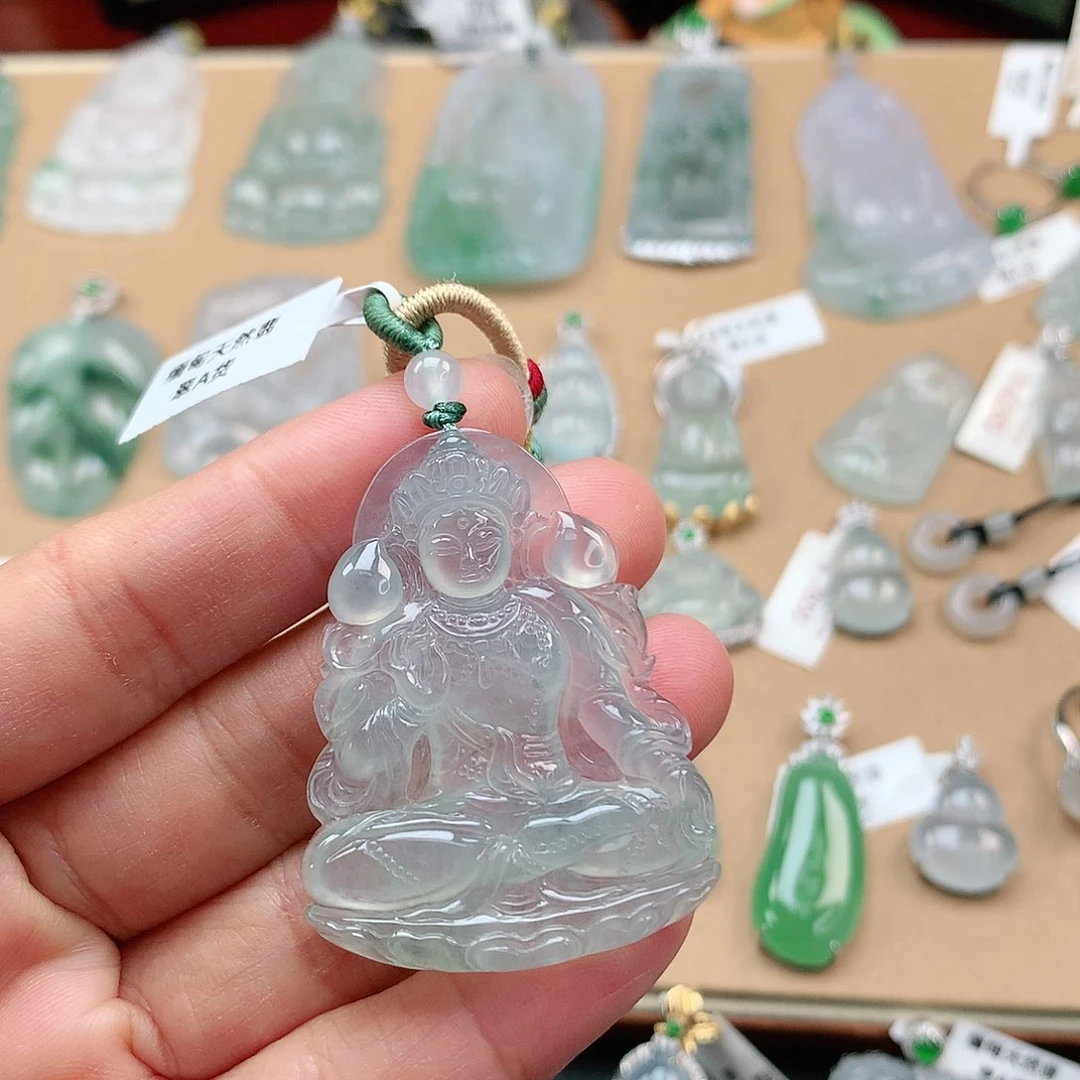 翡翠颈饰未镶嵌度母观音