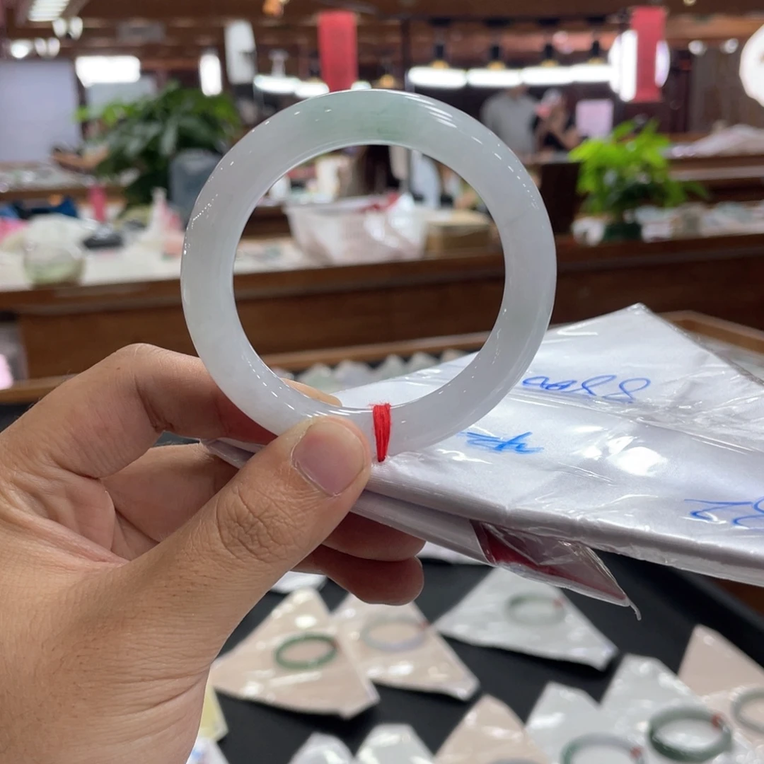 L***r翡翠未镶嵌手镯翡翠手镯