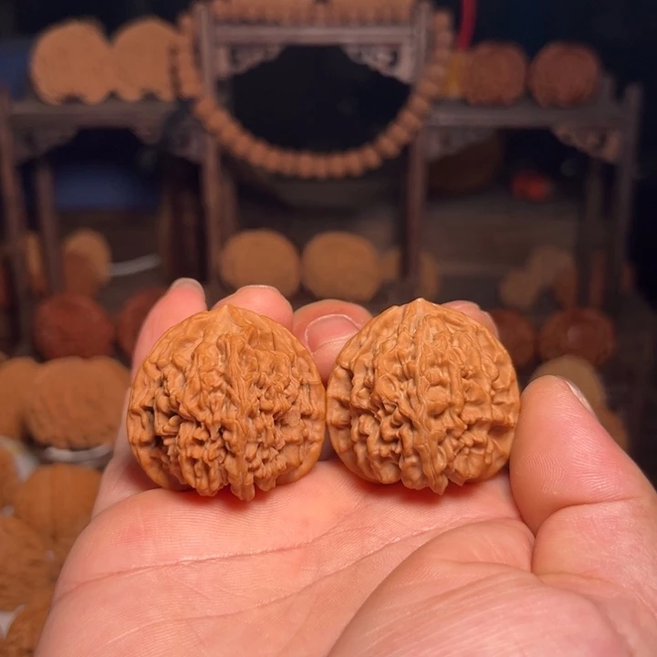 聚***汇文玩核桃吊坠秘境
