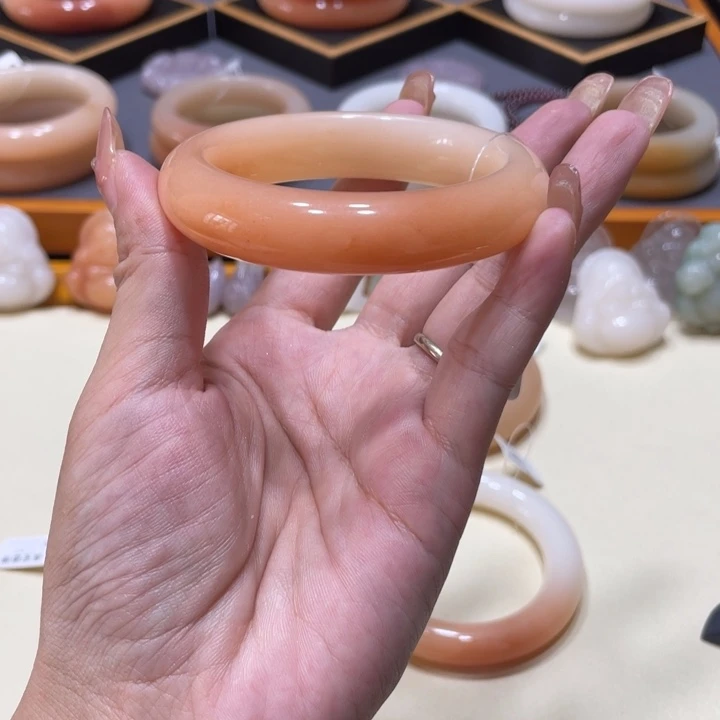 未镶嵌手镯石英岩玉?****ⁿ