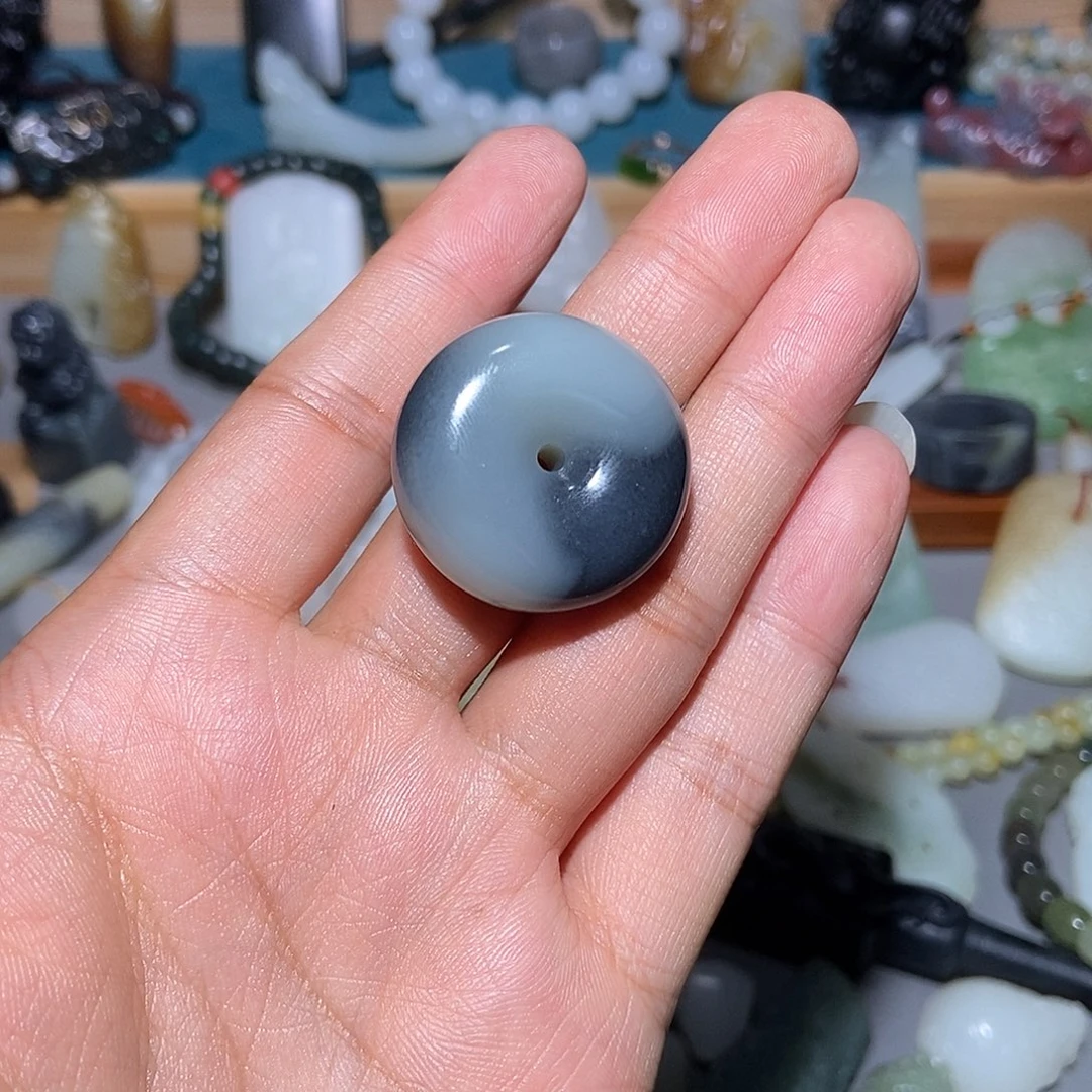 和田玉未镶嵌颈饰人****?