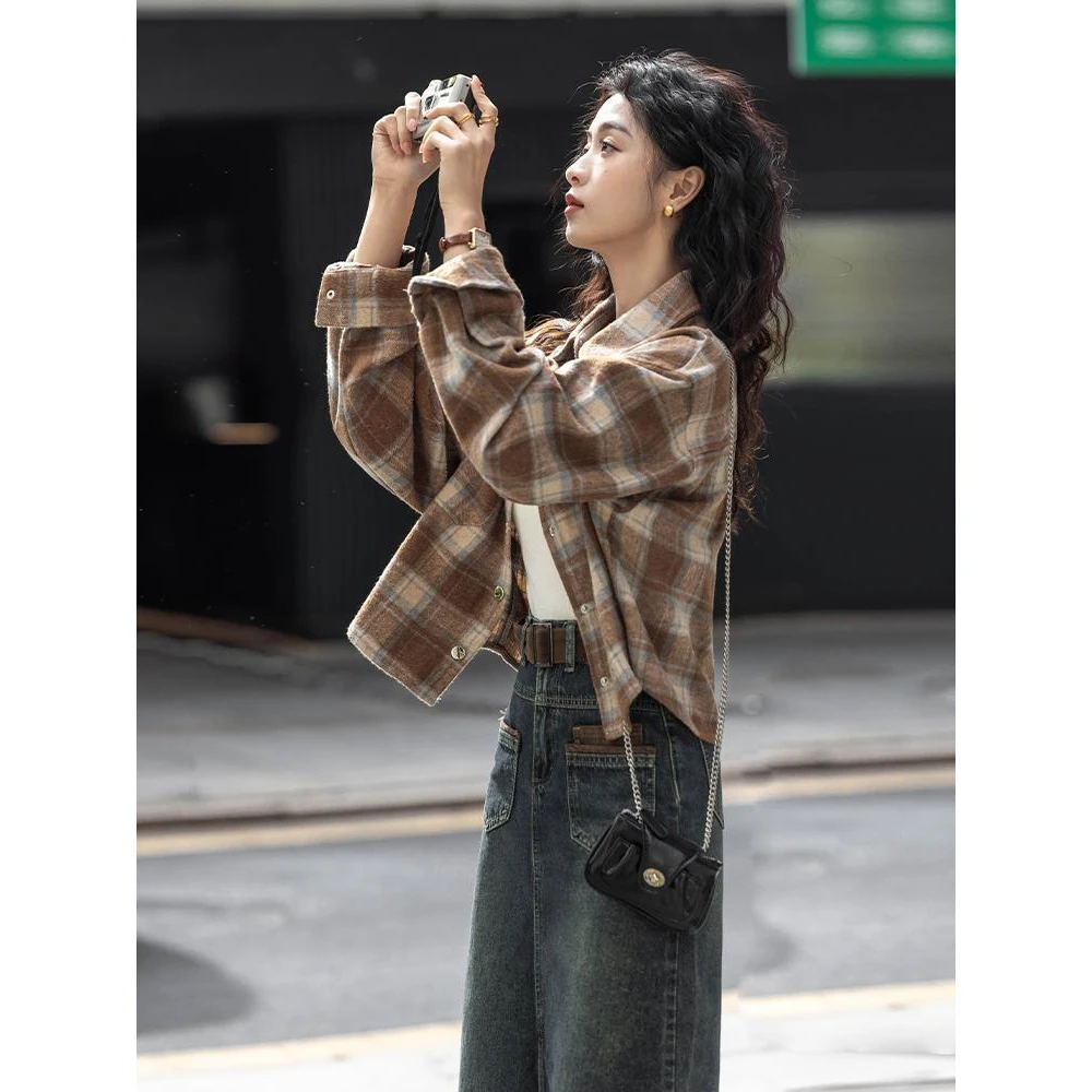 复古咖啡色格纹磨毛衬衫2024秋冬新款宽松慵懒感短外套女