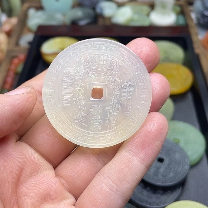 蛇纹石玉挂件合金