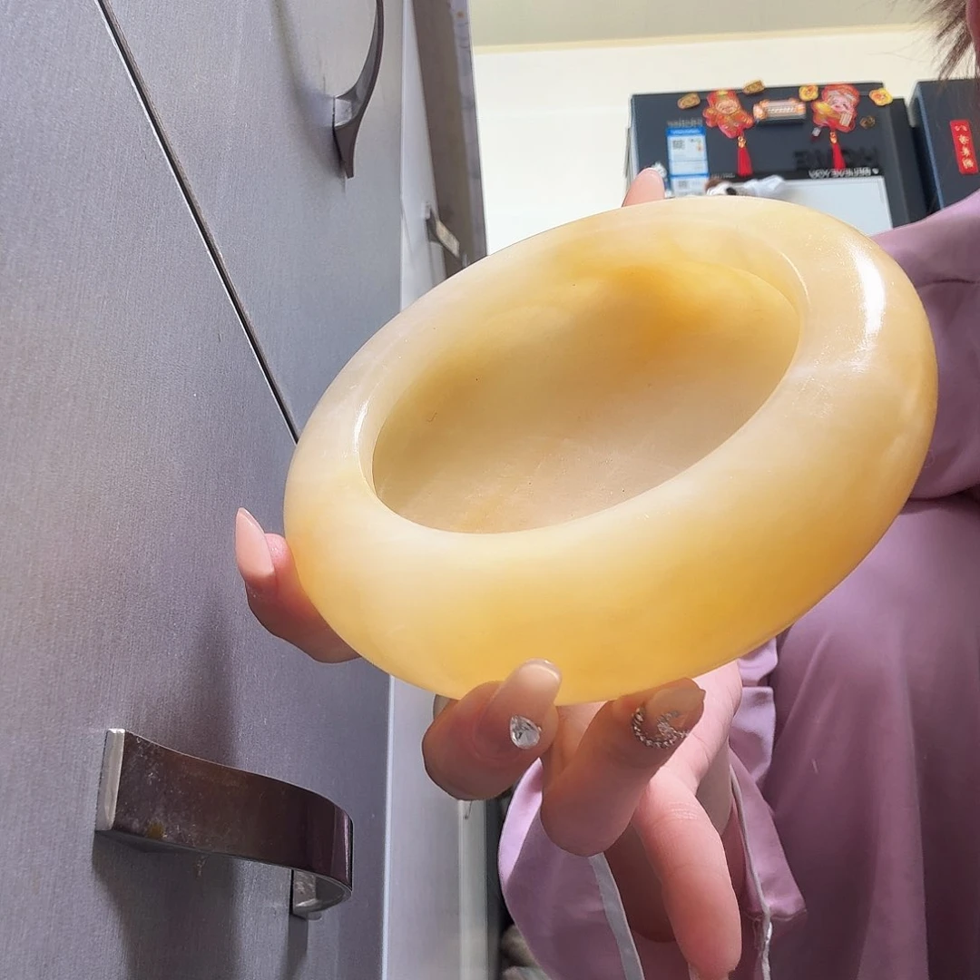 石英质玉烟灰缸未镶嵌