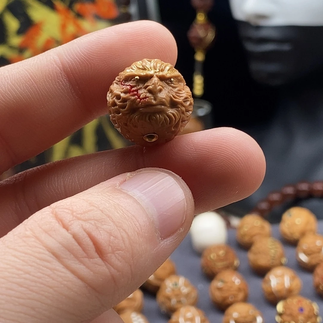 猴头核桃吊坠大圣悟空