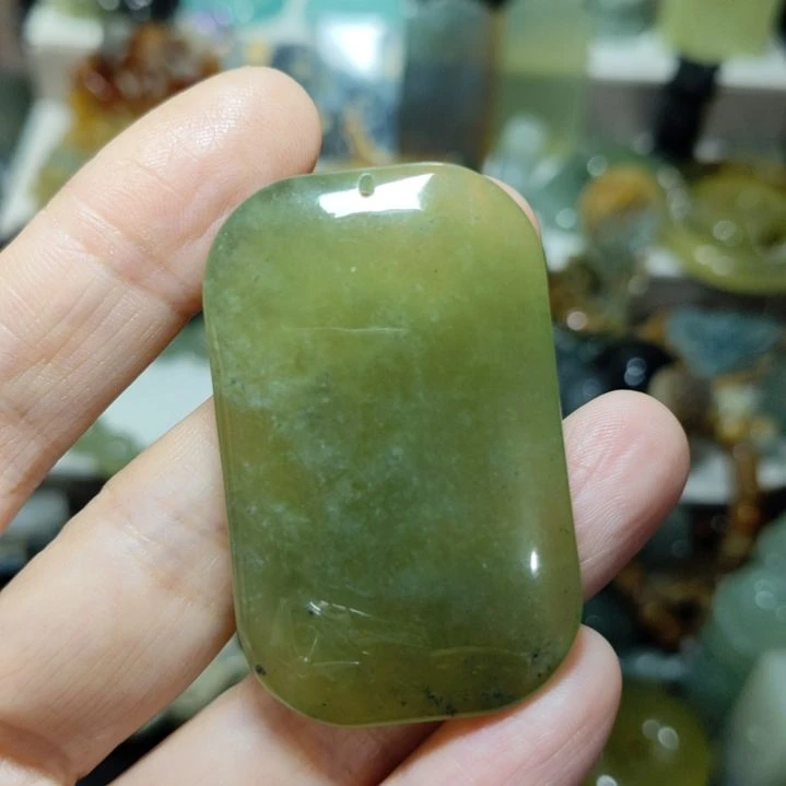 岫玉未镶嵌挂坠款式