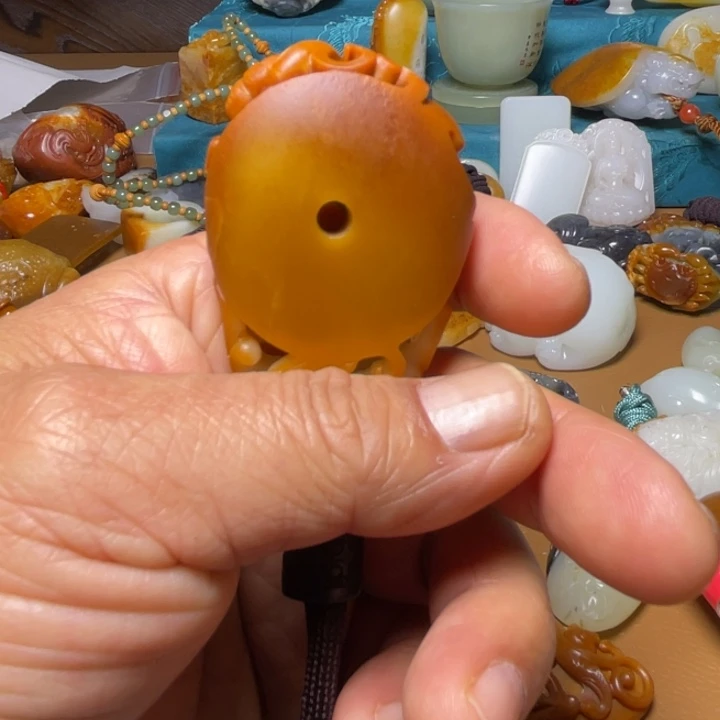 湘***皇和田玉未镶嵌颈饰