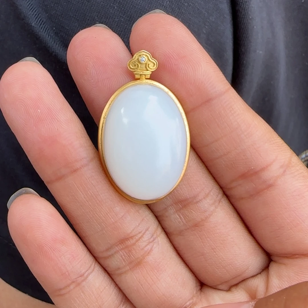 和田玉18K金镶嵌颈饰