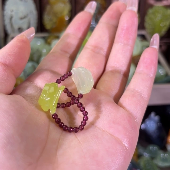 蛇纹石玉未镶嵌颈饰家**金