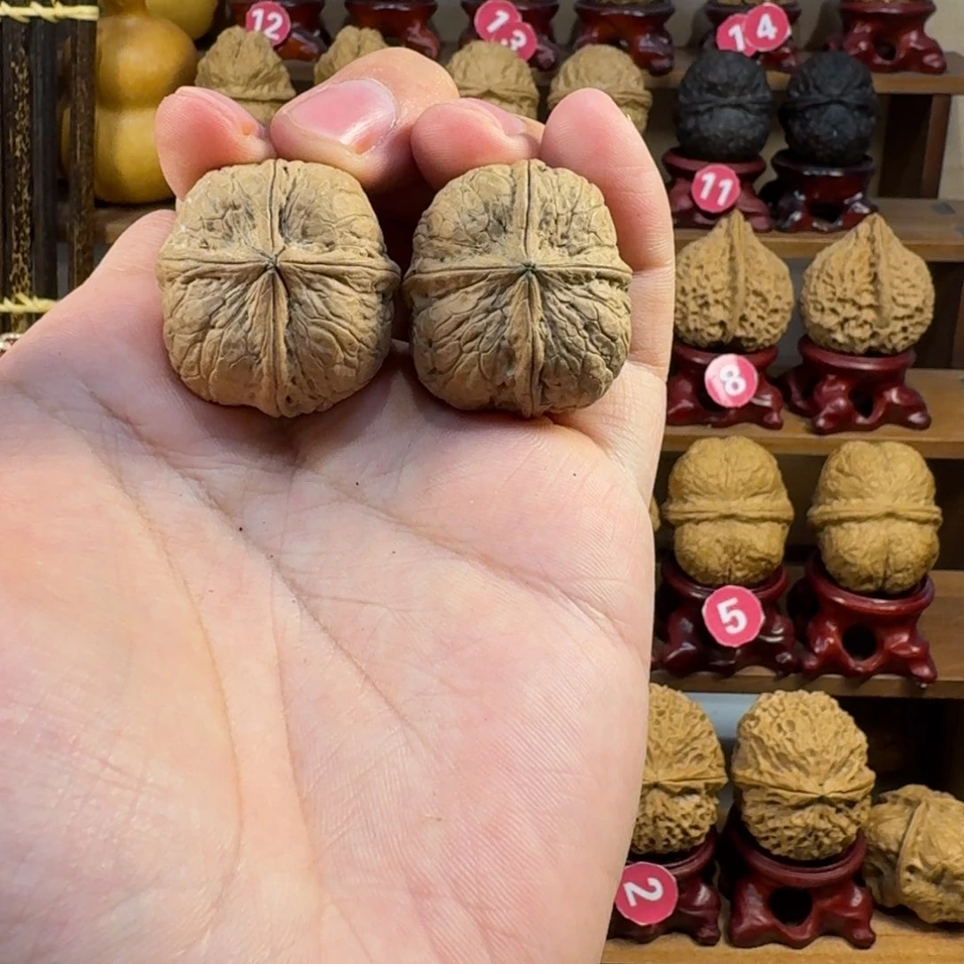 铁核桃把件金蟒炸四