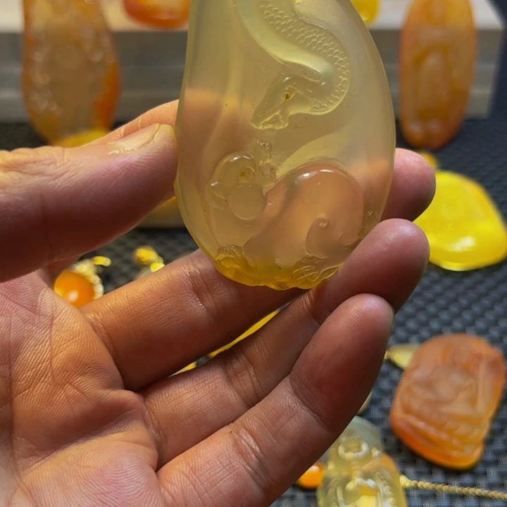 雄***鹰石英质玉吊坠未镶嵌