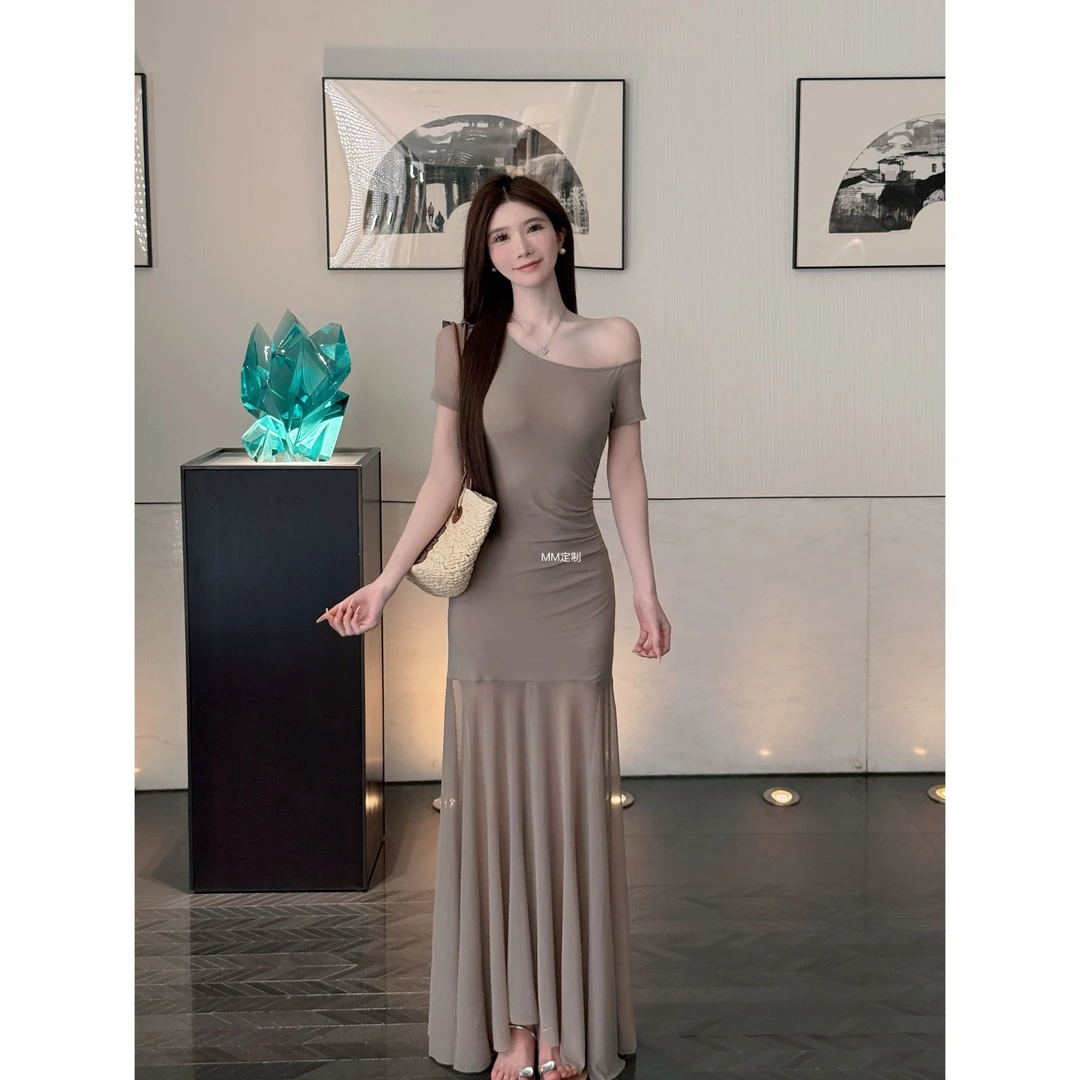 【丸美曲线】超模线条 气质斜肩收腰修身网纱拼接连衣长裙A385