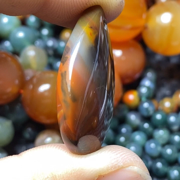 玛瑙/玉髓颈饰未镶嵌老***机