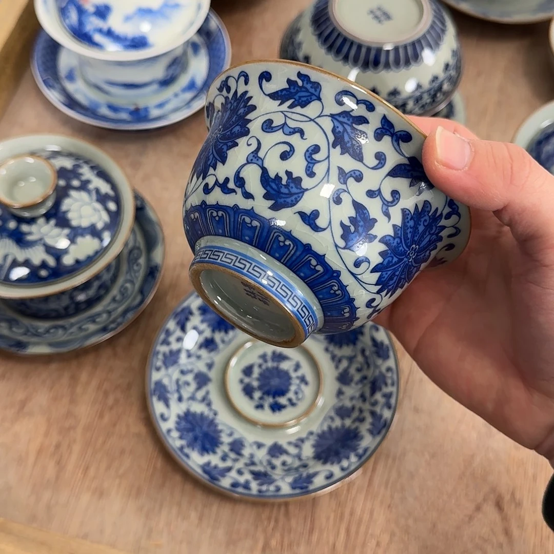 缠枝莲元宝盖碗的的