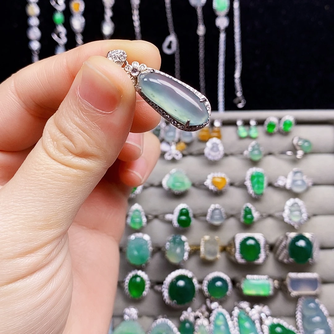 翡翠银S925镶嵌颈饰福瓜