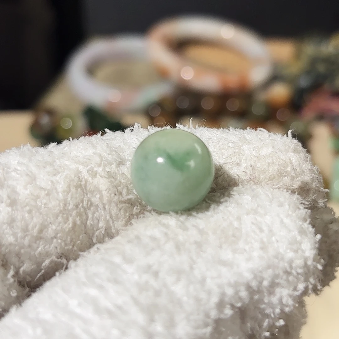 翡翠未镶嵌颈饰14，青青河边草