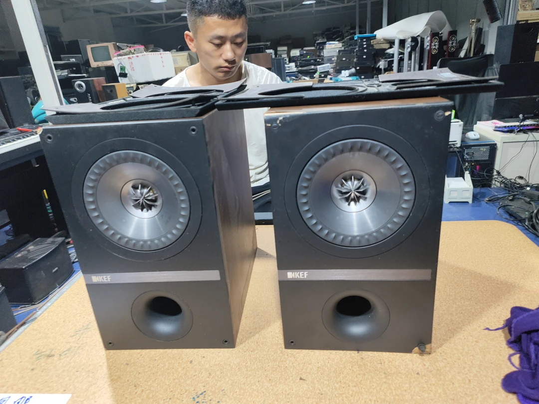 8新  二手 KEF环绕一对，出声，成色差，不带线材，不支持七天无理由