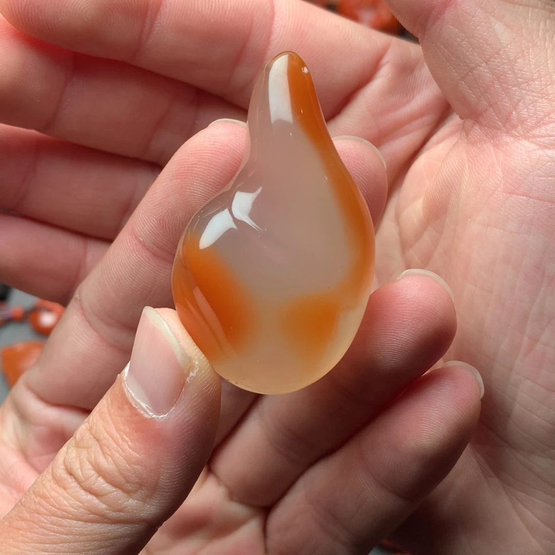 山***色南红玛瑙未镶嵌1冰飘随行吊坠