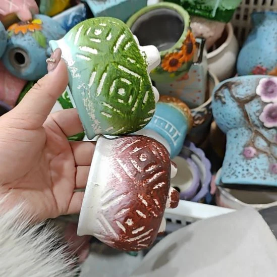 当场凑满15发货，不凑不发，花盆盆口不方不圆有针孔黑点矿点是正常