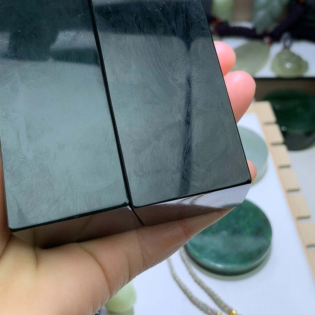 郎***下和田玉（糖玉）未镶嵌珠宝半成品