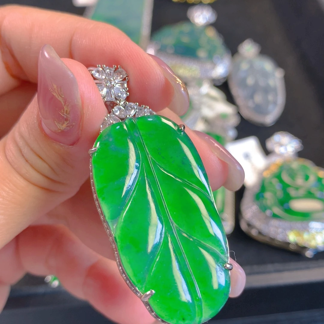 翡翠颈饰未镶嵌翡翠