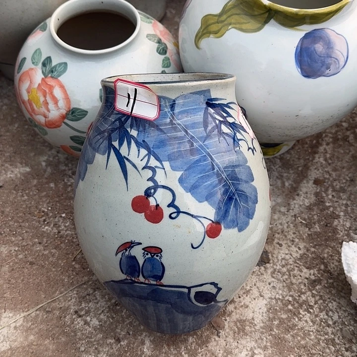 微瑕景德镇手工花瓶