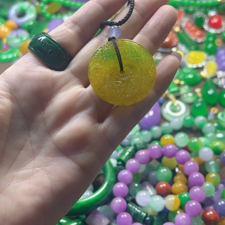 翡翠未镶嵌颈饰吊坠