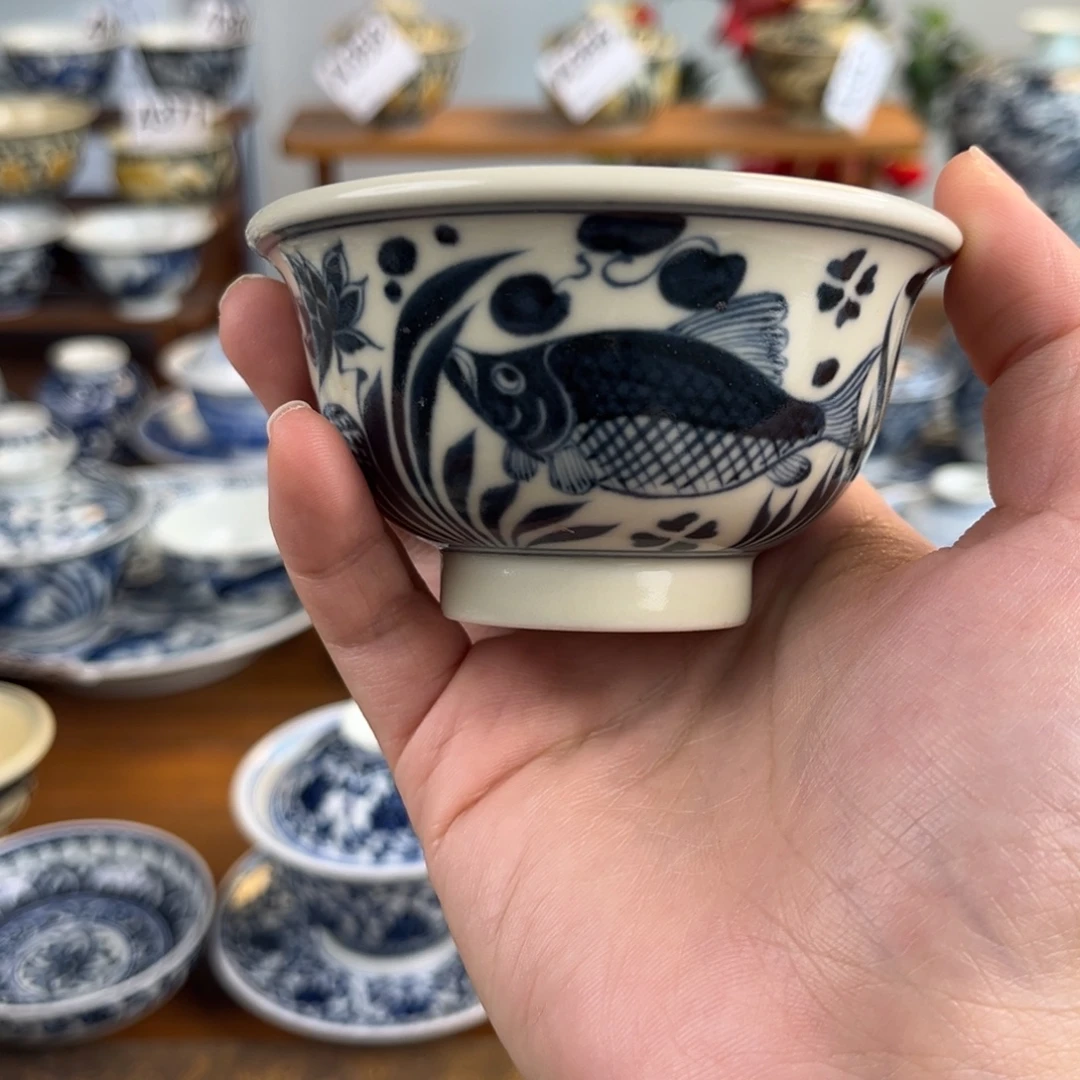 二号釉鱼藻压手杯